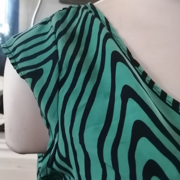 Funky dress - Picture 2 of 3